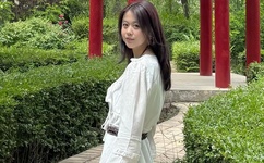 女生第一次张开双腿心理状态